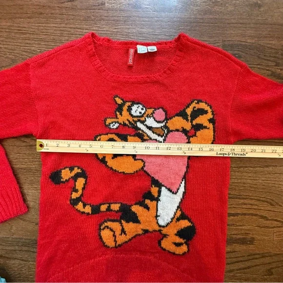 Disney Winnie the Pooh Tigger Character High Low Sweater - Picture 3 of 5
